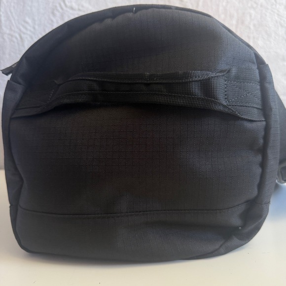 DAKINE PACKABLE EQ Duffel 35L Black Travel Gym CarryOn Shoulder Bag New W/TAGS - Picture 7 of 16